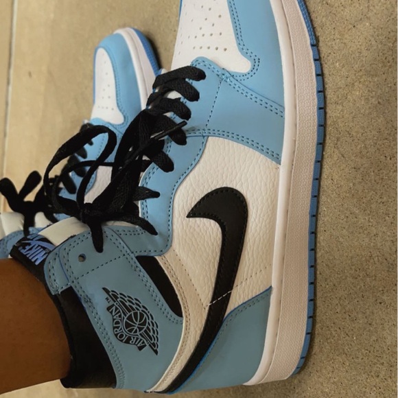 Jordan University Blue 1s